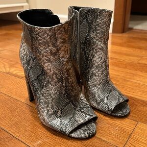 Snake skin open toe shoes